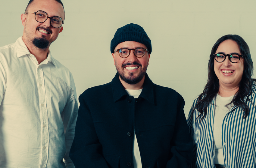  Isaias Saad e Fhop Music cantam juntos pela primeira vez em medley